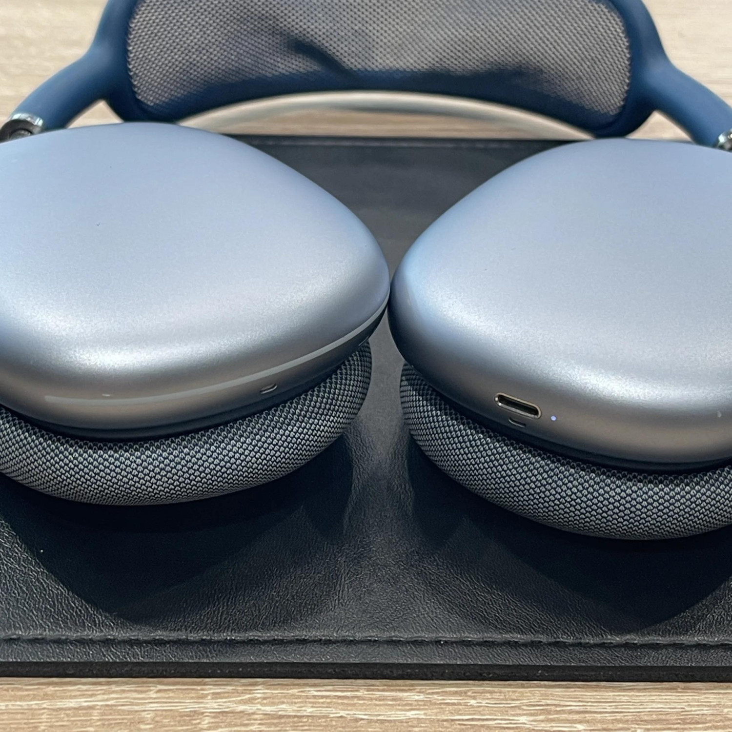 Apple AirPods Max Небесно-голубой — фото 5