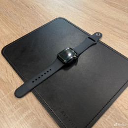 Apple Watch SE 2 40mm, корпус из алюминия «тёмная ночь», черный спортивный ремешок