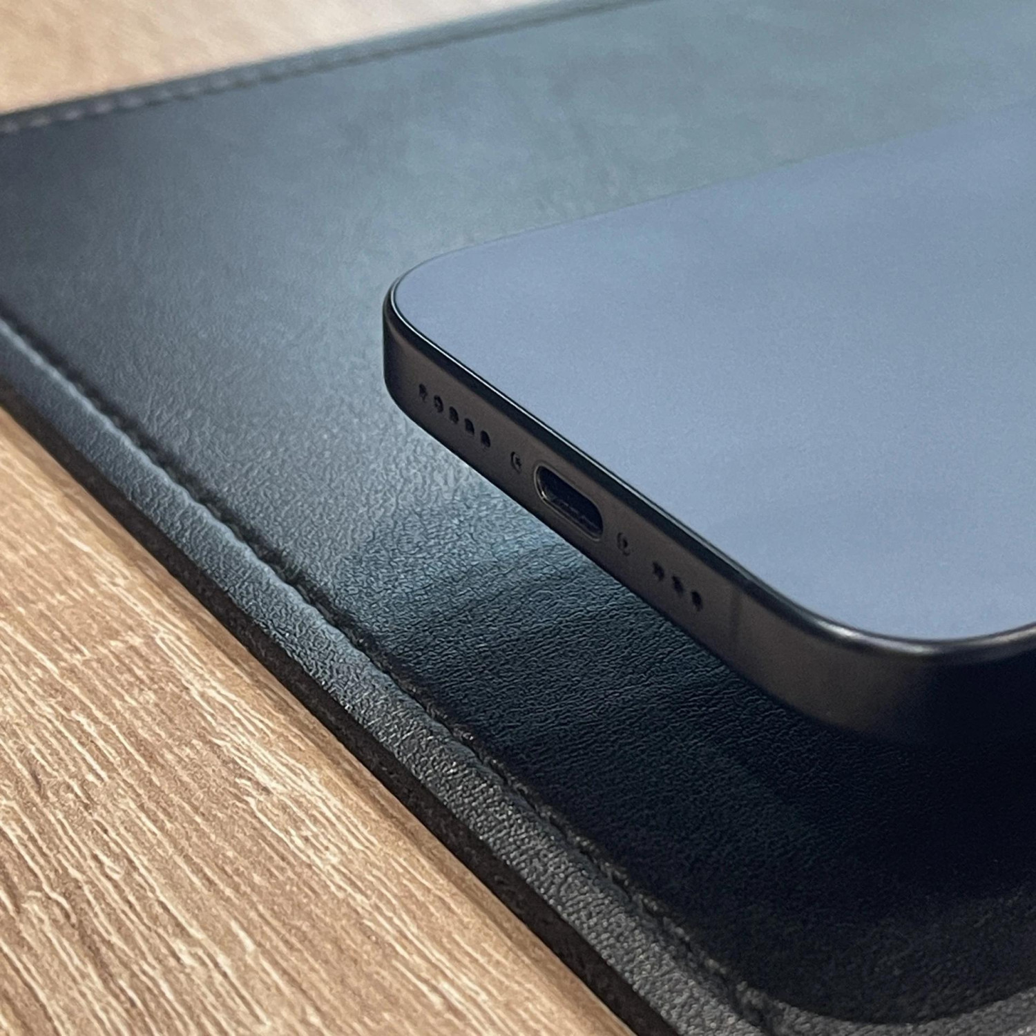 Apple iPhone 15 Pro 128 ГБ Blue Titanium (Титановый синий) — фото 4