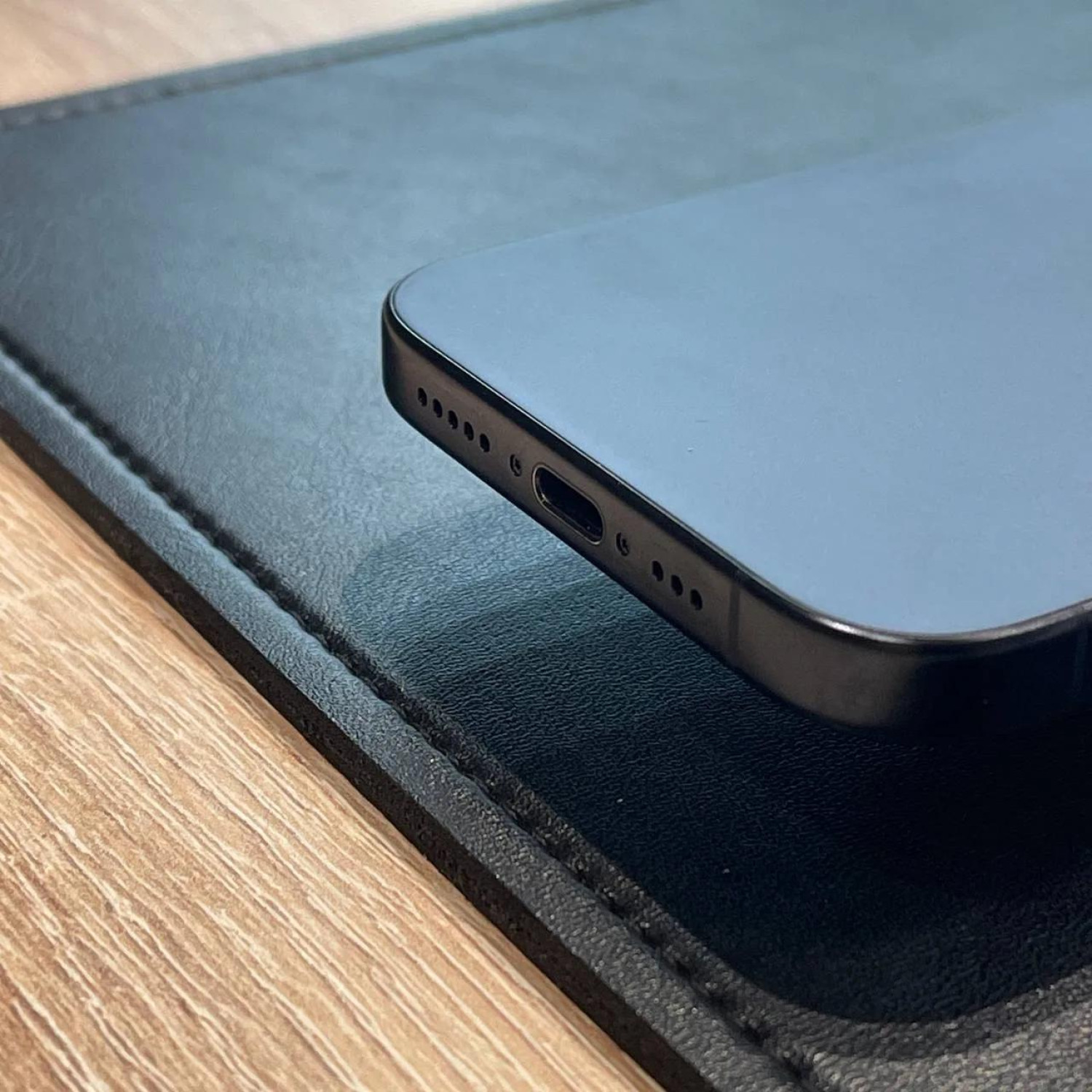Apple iPhone 15 Pro 128 ГБ Blue Titanium (Титановый синий) — фото 4