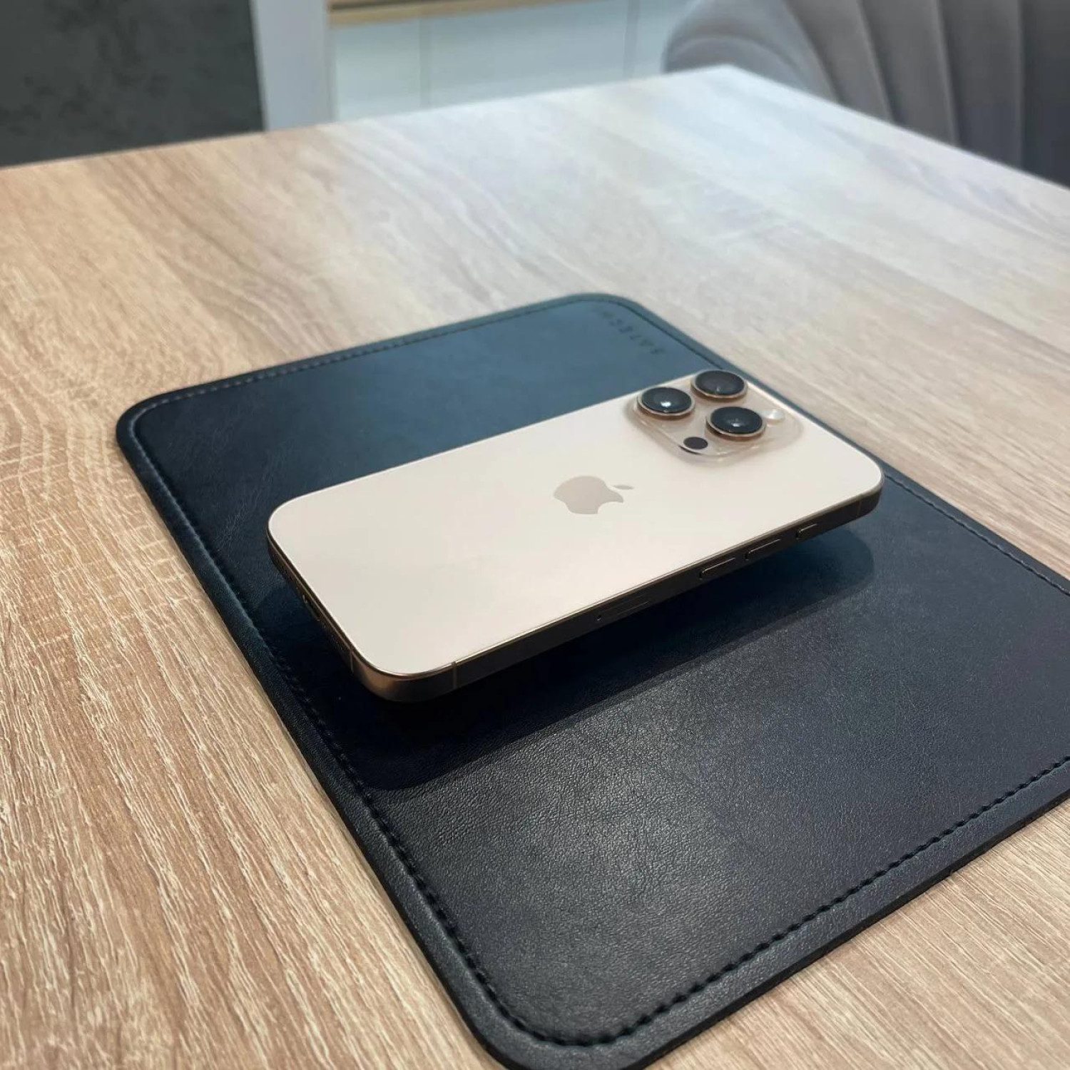 Apple iPhone 16 Pro 128Gb, «песчаный титановый»