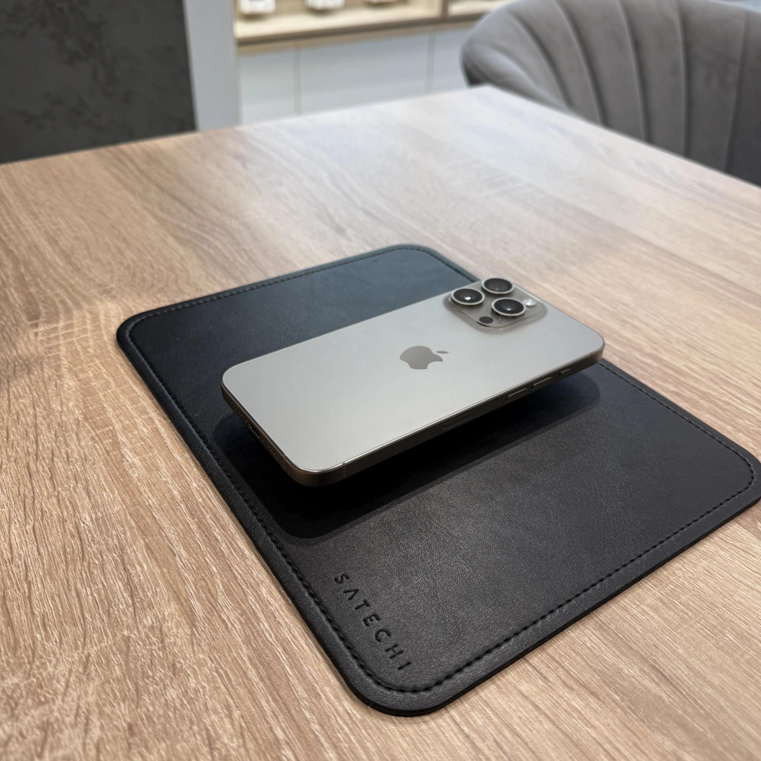 Apple iPhone 15 Pro Max 256Gb Natural Titanium (Натуральный титан)