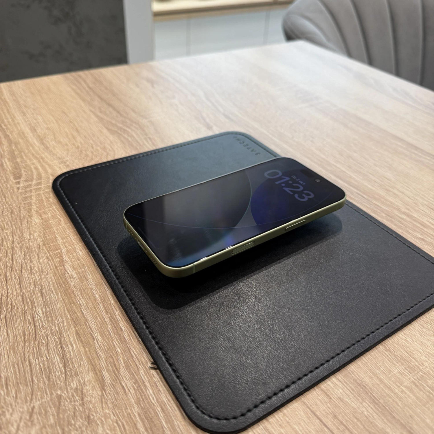 Apple iPhone 17 256 ГБ (eSIM + nano SIM) Зеленый — фото 2